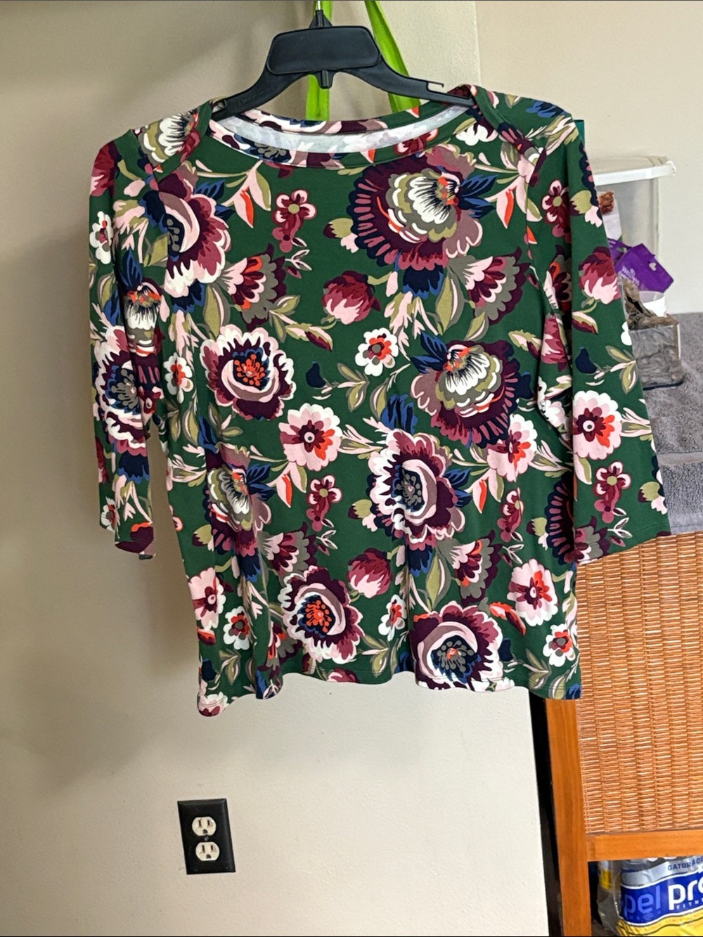 Women’s Green Floral Long Sleeve Tee